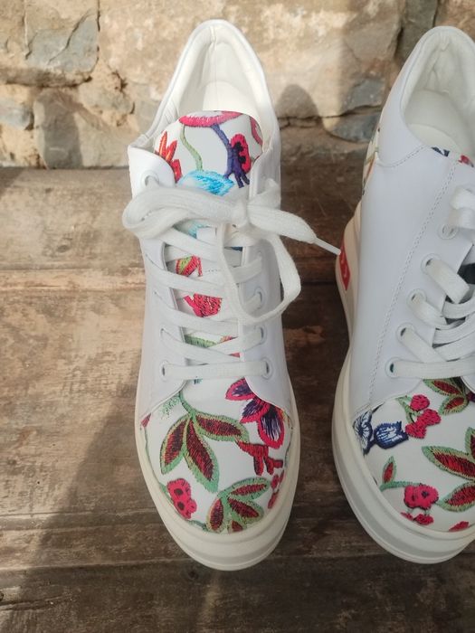 Кецове Converse.