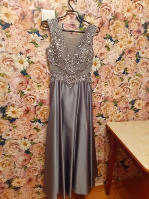 Платье вечернее.