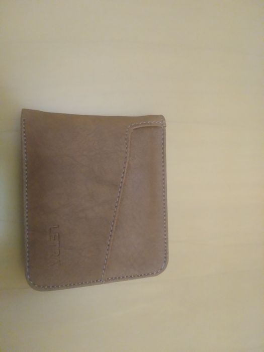 Продам кожаный партмане.