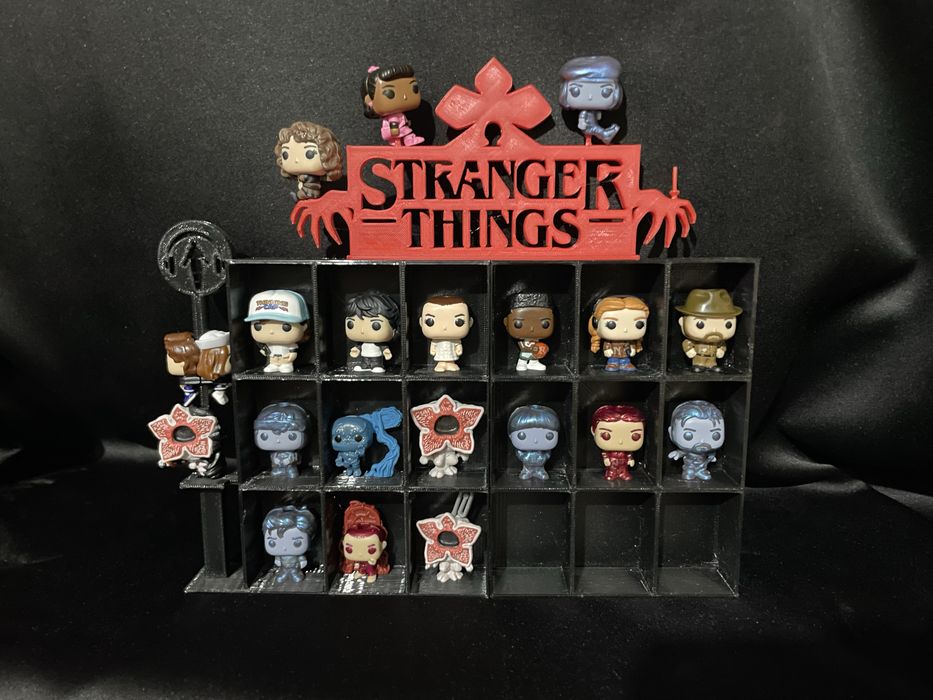 Стеллаж Очень странные дела киндер джой