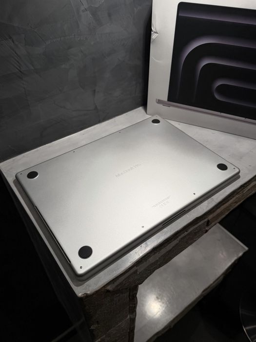 13 cycle! Macbook Pro M4 MAX 16" 36 GB / 1 TB