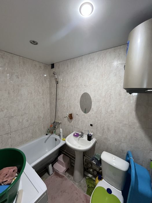 Срочно продам 2 х ком квартиру