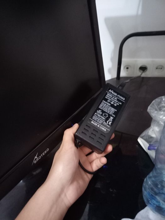 Монитор для компьютера Broteko, и шнур