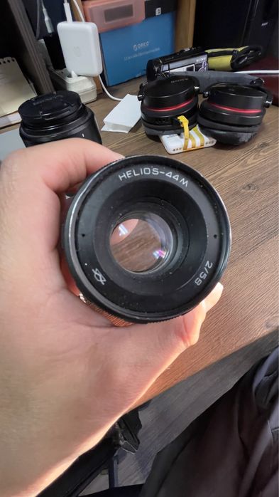 Olympus EPL1 с объективом, флешкой и чехлом.