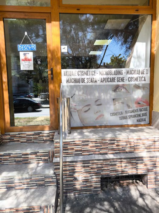 Închiriez cameră mobilată în salon de înfrumusețare