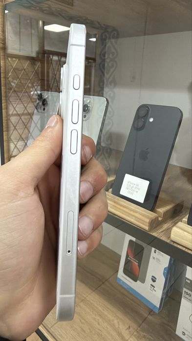 iPhone 16