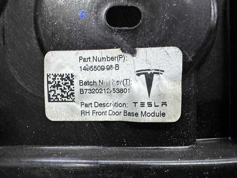 Регулатор на прозореца Tesla model Y