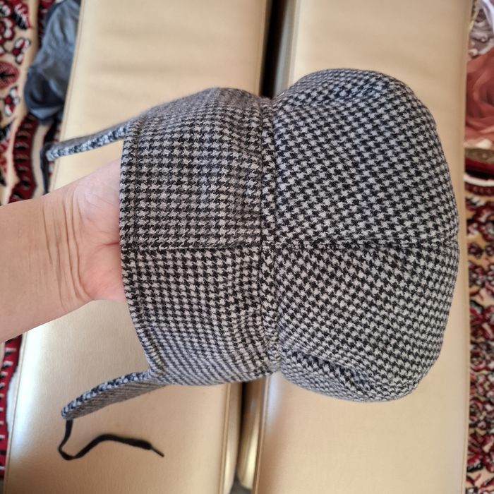 Мужской шапки,кепка.