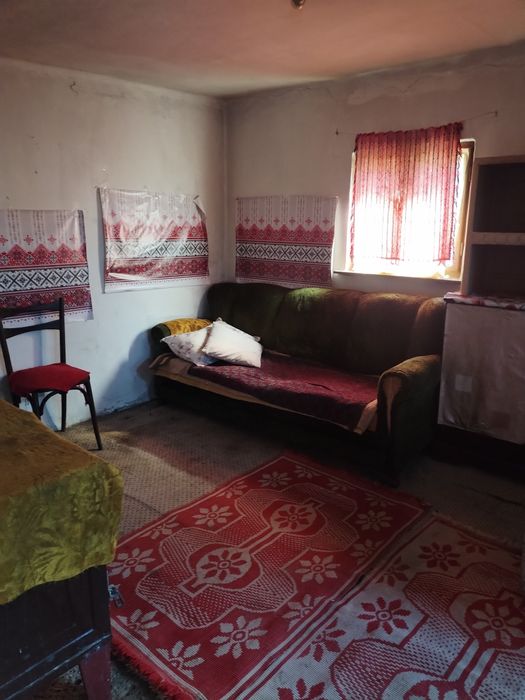 Teren cu casă de vânzare Titu(Salcuta 920 mp teren) - casă veche cu 3 camere
