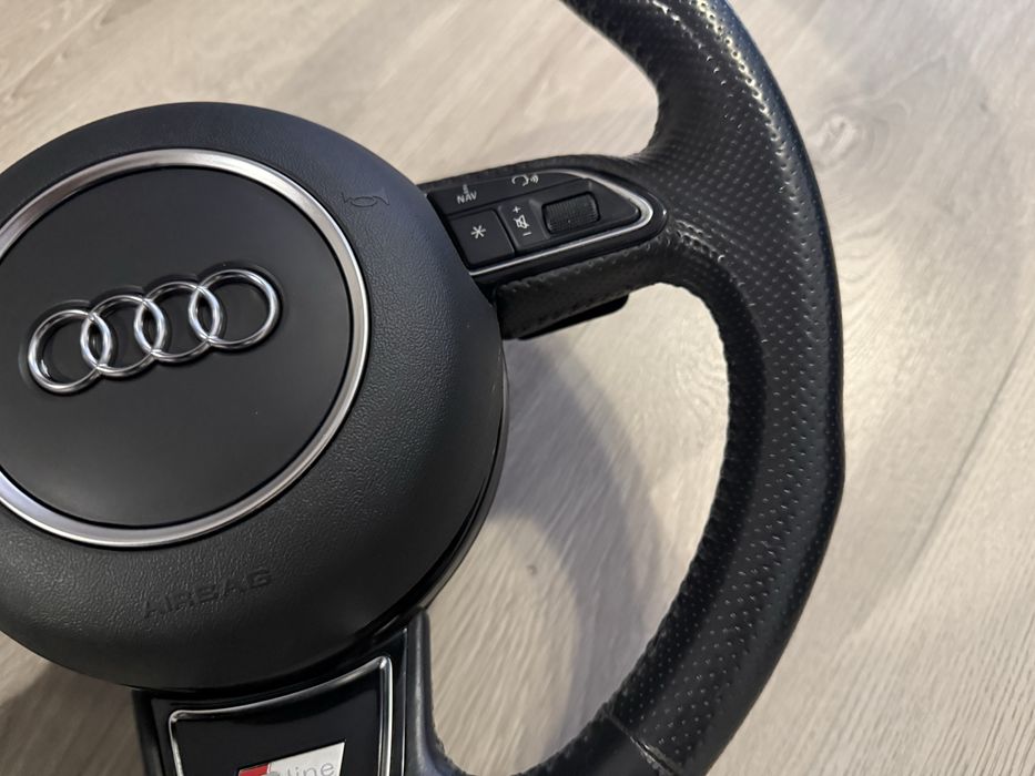 Волан с еърбег Audi A3 / A4 / A5 / A6 / A7 / Q3 / Q5 / Q7 S-line Ауди А4 А5 А6 А7 с пера и без пера