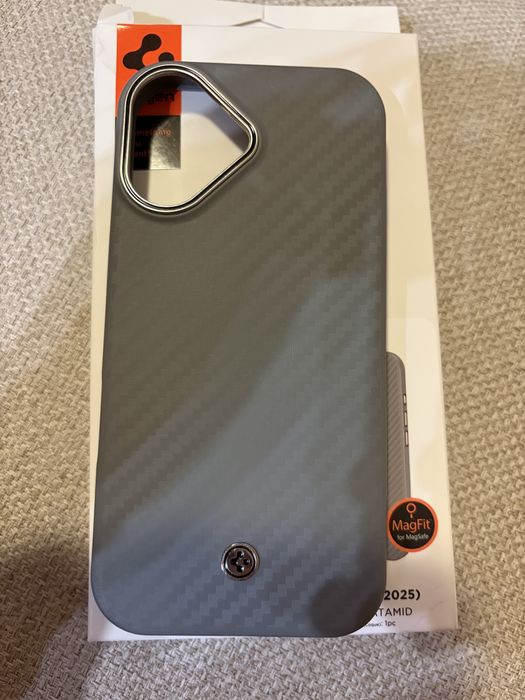 Iphone 17 кейс Spigen/Ringke
