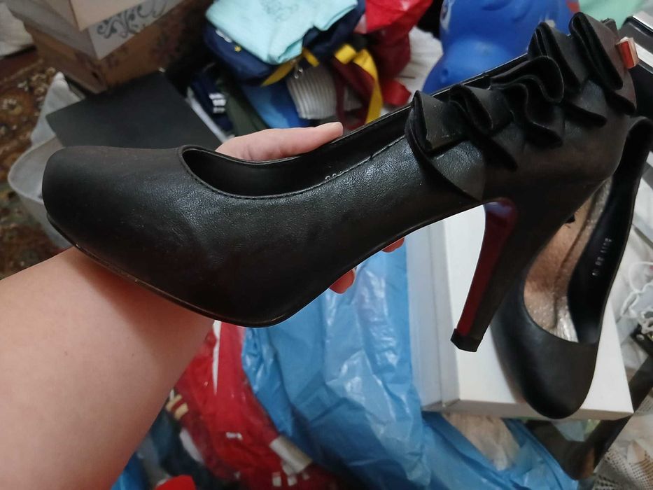 Стилни обувки на ток