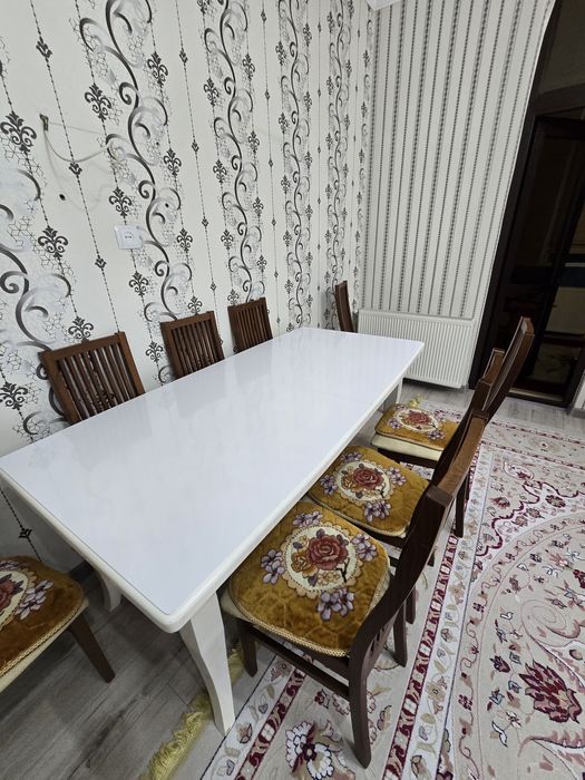 Раздвижной стол+стулья