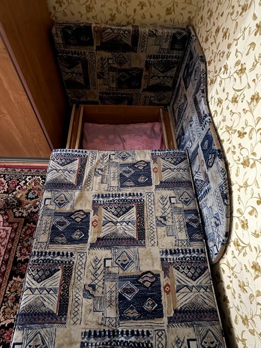 Продам :тахта/софа.