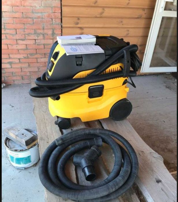 Пылесос Mirka DE 1230