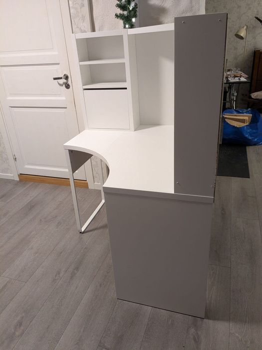 Стол письменный Икеа