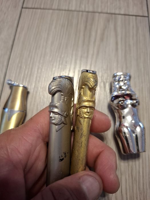 Vand Lot 4 Brichete Metalice