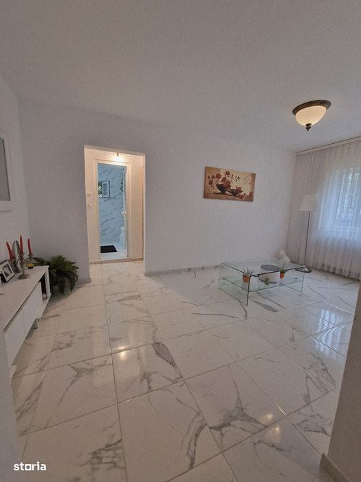 De închiriat – Apartament cu 3 camere, Micro 3, Parter