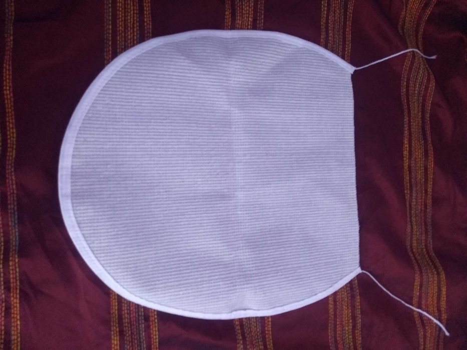 Облекло за похлупак в сив цвят за тоалетна чиния