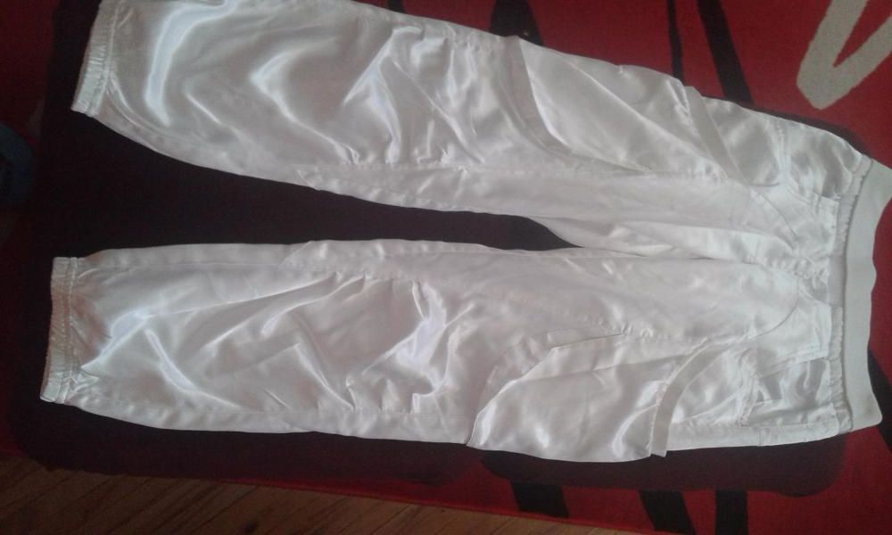 Бял сатенен панталон Fox kids ръст 158см