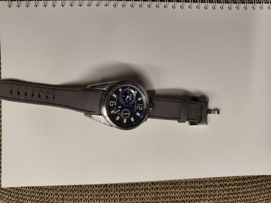 Продавам часовник