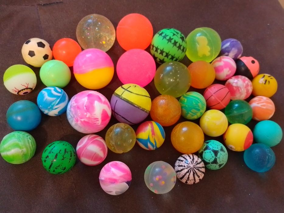 40броя скачащи топчета