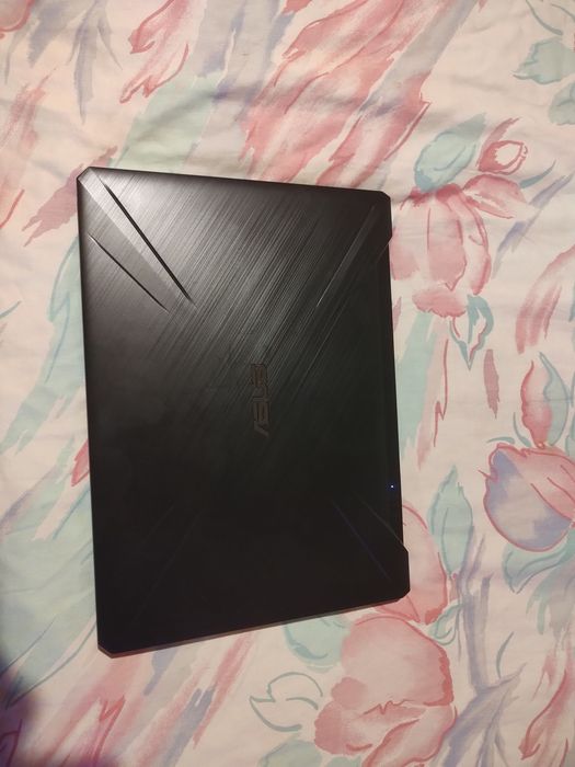 Vând laptop gaming Asus fuf ryzen 7, gtx 1660 6gb
