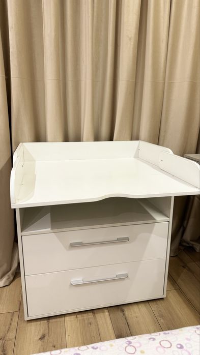 Комод-пеленальный стол.