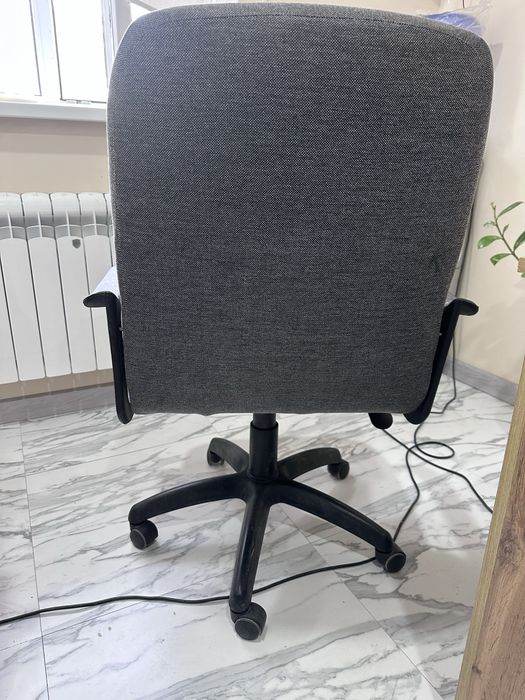 Продам кресло офисное