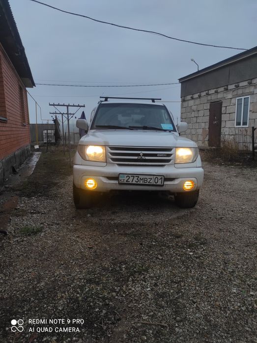 Продам mitsubishi pajero io