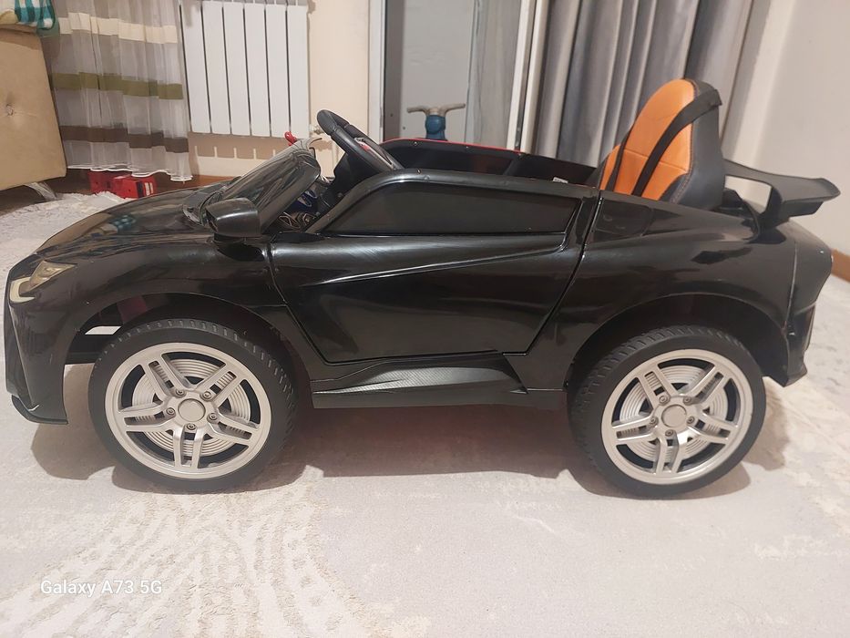 Продам машинка детям