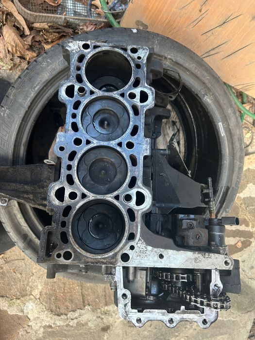 ЧАСТИ ЗА БМВ е46 320д 150кс. Цял мотор на части