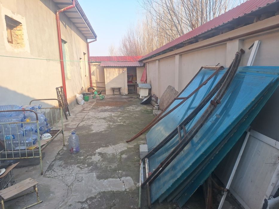 Uy sotiladi zangi ota bosu da