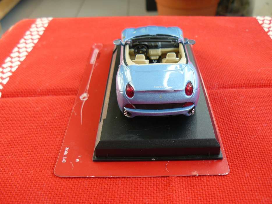 Macheta Auto Cu Licenta "FERRARI CALIFORNIA" Noua, Metalica,Scara 1:43