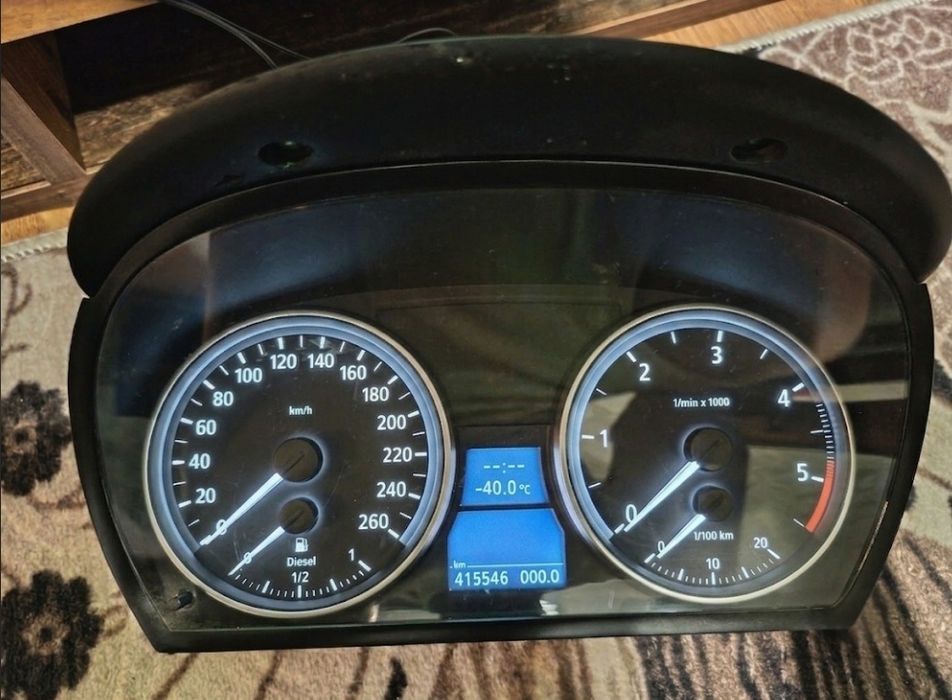 Километраж табло от Bmw e90