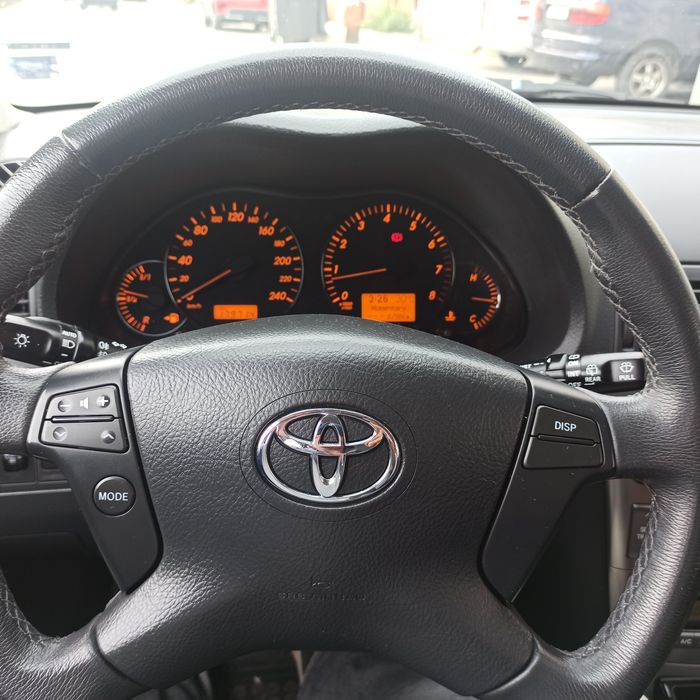 Тойота Авенсис Toyota