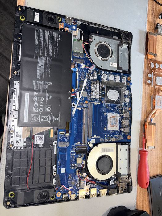 ASUS TUF Gaming A15 Ryzen 7 4800H GTX 1660 Ti – DEFECT / Piese + carcasă nouă