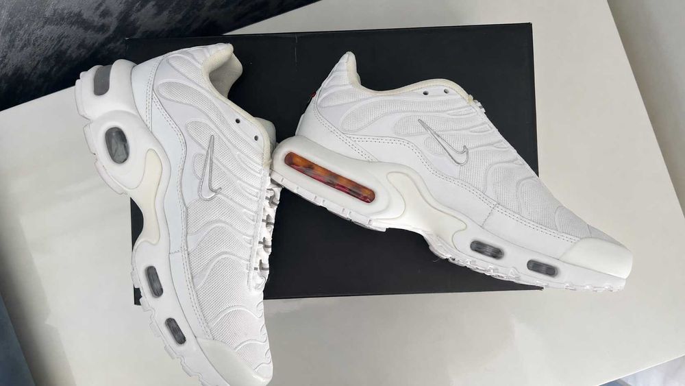 Nike Air Max Tn Plus Triple White - Оригинални Дамски Обувки
