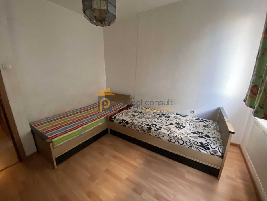 Продава се Тристаен апартамент в Пловдив, Кършияка - 92 кв.м за 2011 €/кв.м - Снимка #4
