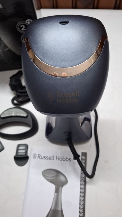 Вертикална парна ютия Russell Hobbs 1800W, 32 g/min,200ml,4 аксесоара