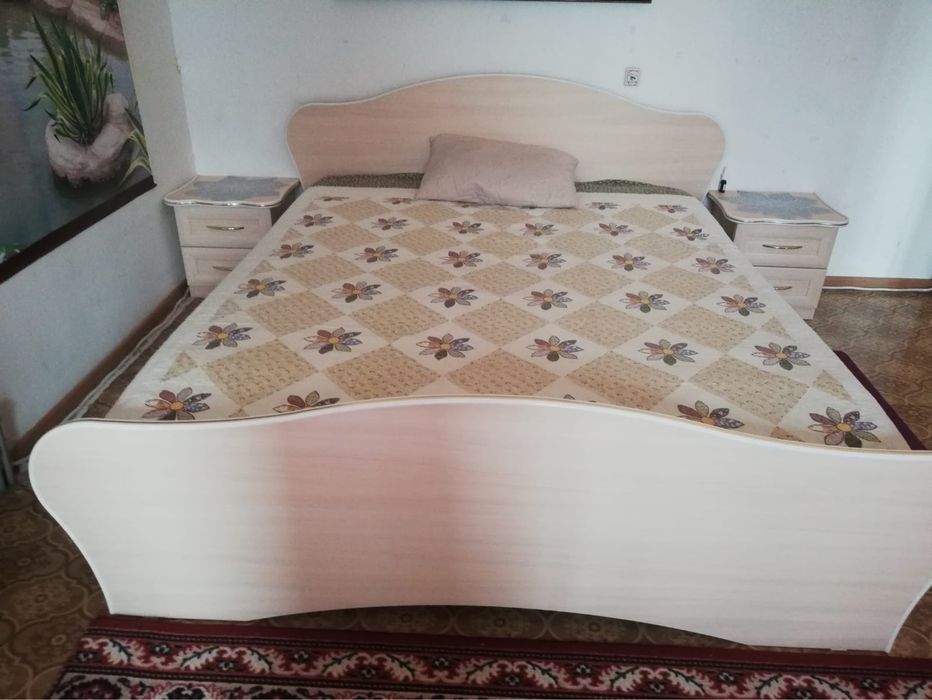 Продам спальный гарнитур