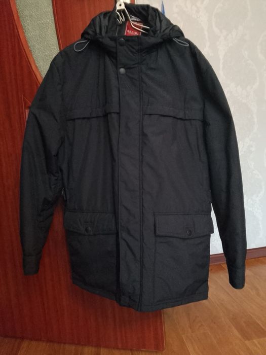 Продам куртку осень весна