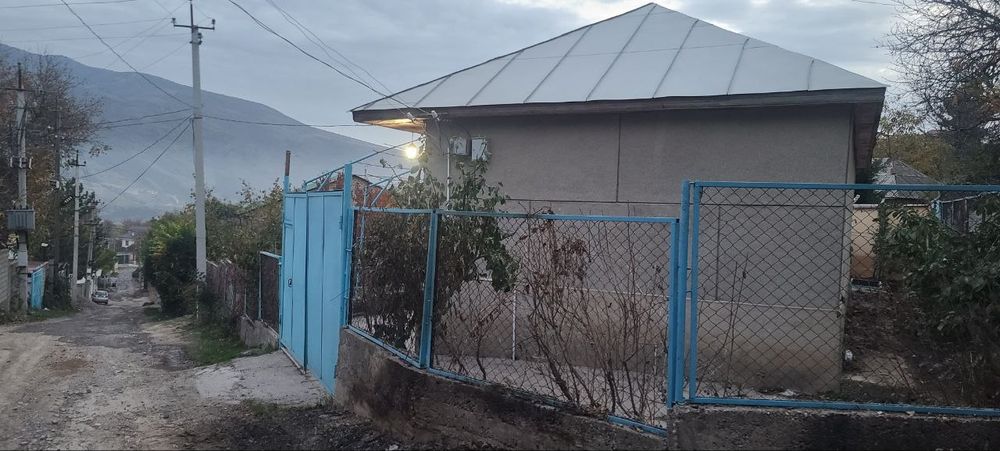 Продаю Своя дача 10 сотик на Чарваке