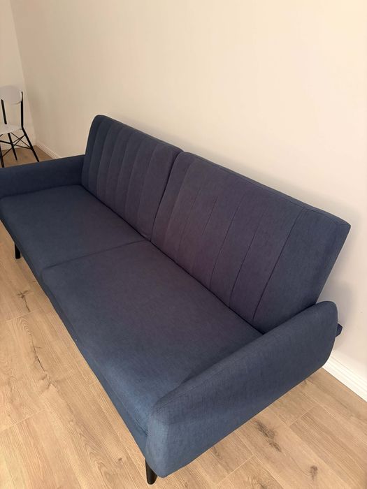 Canapea albastru bleubarin