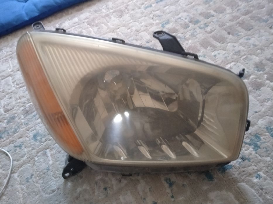 Фара на рав 4 оригинал