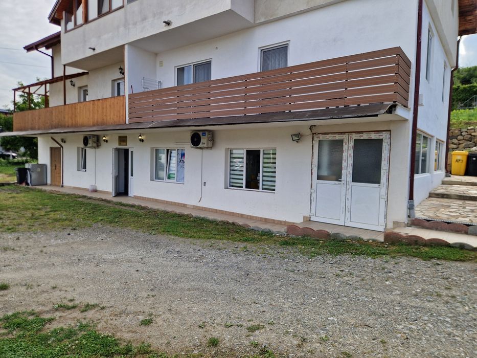 Spatiu comercial de inchiriat la Sura Mare , 116mp