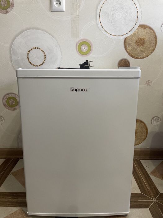 Отдам даром мини холодильник