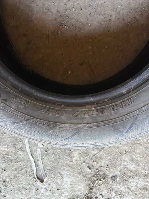 Покрышка летний R17  225/65
