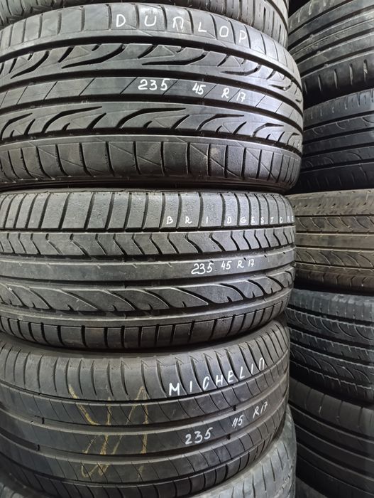 Шины 235/45 R17.