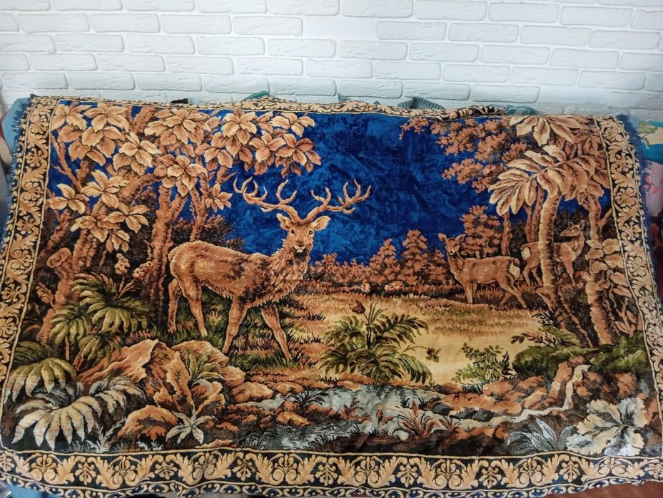 Продам гобелен олени в лесу состояние отличное советский